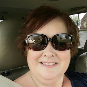 Meet your Posher, Pamela