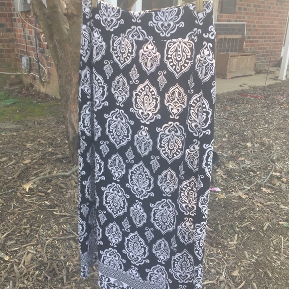 White house black market gently used maxi skirt