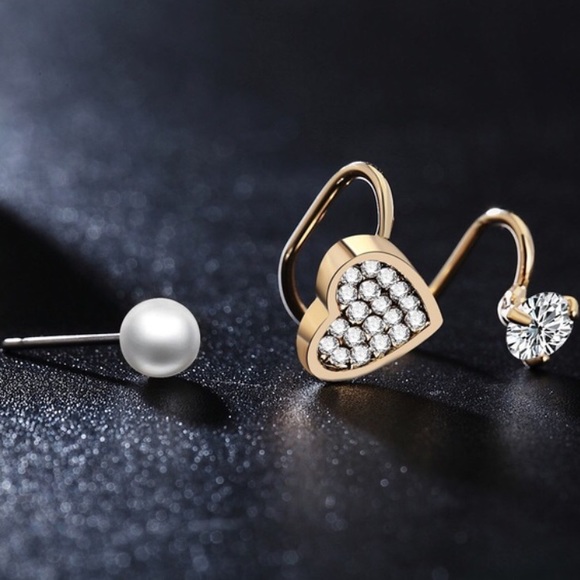 Rhinestone heart ear cuff - Picture 3 of 3