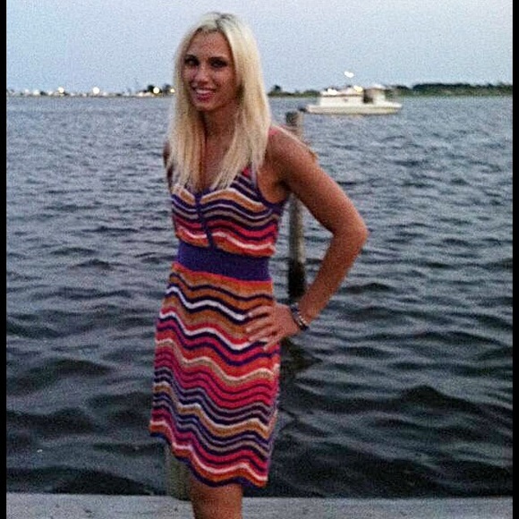 $5!⭐️ Colorful Knit Dress Keyhole Design - Picture 2 of 4