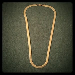 Gold ribbed necklace
