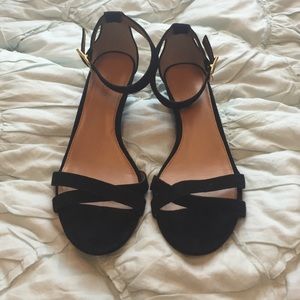🐰J Crew Suede Sandals