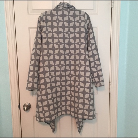 Diamond Patterned Long Cardigan - Picture 2 of 3