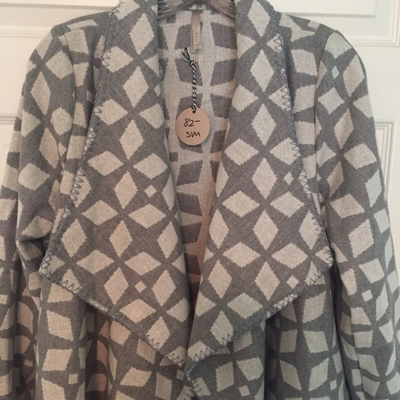 Diamond Patterned Long Cardigan - Picture 3 of 3