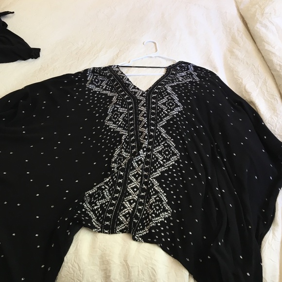 Black and white tribal kimono - Picture 3 of 4