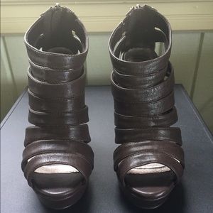 Size 7 Heels. Never worn