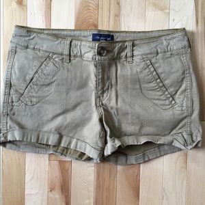 Classy AEO Khaki Shorts- MAKE OFFERS!!