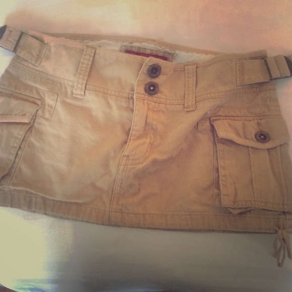 Hollister Khaki skirt
