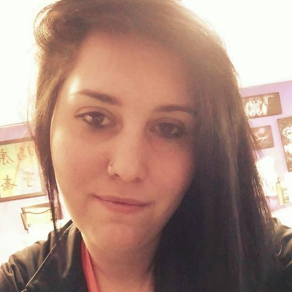 Meet your Posher, Becca