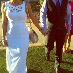 Long, white BCBG dress👰🏻 size 4