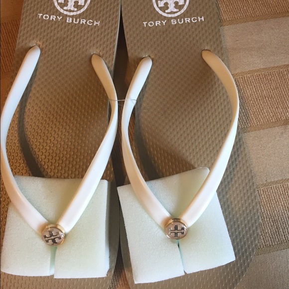 TB flip flops - Picture 1 of 3