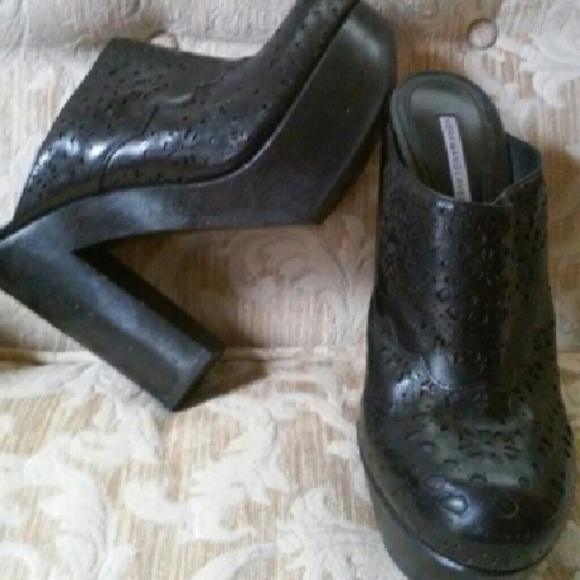 Authentic Vera Wang MULE clogs