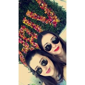 Meet your Posher, Kathia