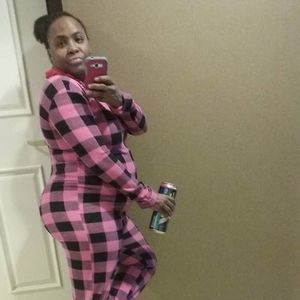 Meet your Posher, Traceythickerthenasnickerbar