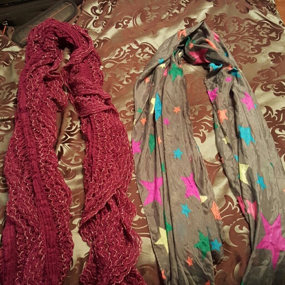 4 in 1 scarf bundle. - Picture 3 of 4