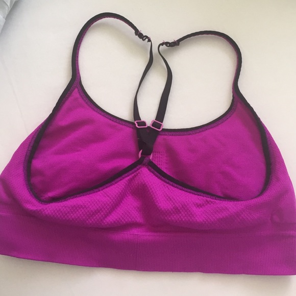 hardly worn Magenta and Black stretchy sports bra - Picture 2 of 3