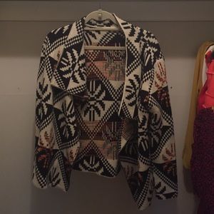 Aztec sweater from nice Côte d'Azur shop