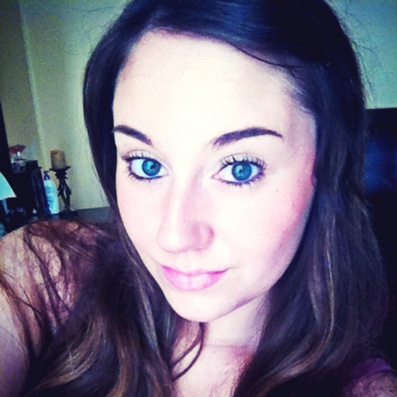 Meet your Posher, Shelaine