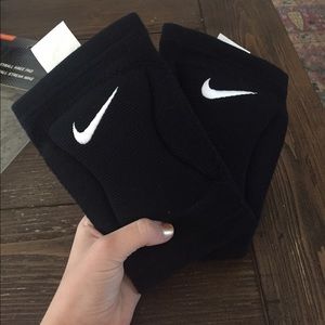 Nike DRI-FIT volleyball knee pads💙