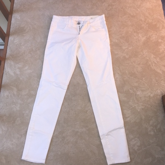 AE WHITE PANTS💄💄💄