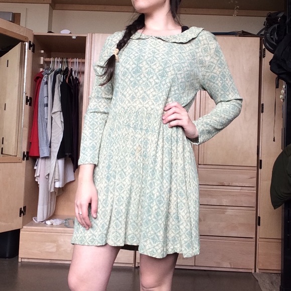 Size small vintage Peter Pan collar dress