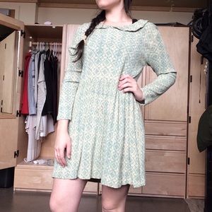 Size small vintage Peter Pan collar dress