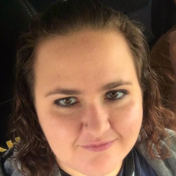 Meet your Posher, Lindy - Picture 1 of 1