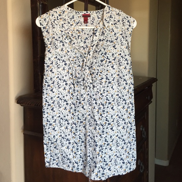 Ruffled collar blouse