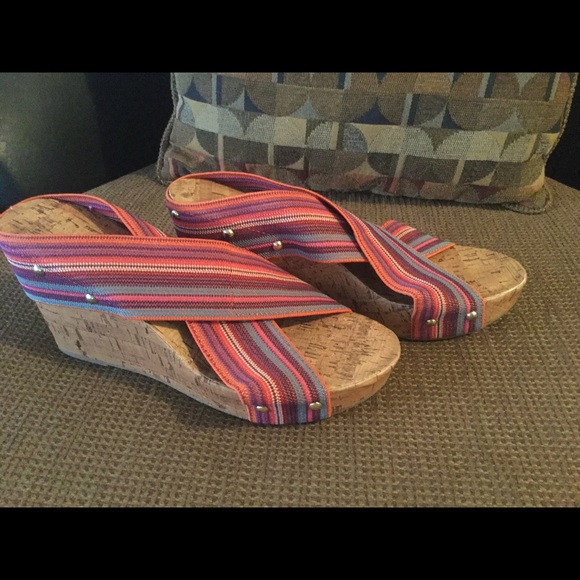 Cross colored - Picture 2 of 3