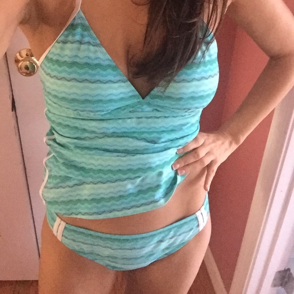 Athleta Ripple Tankini