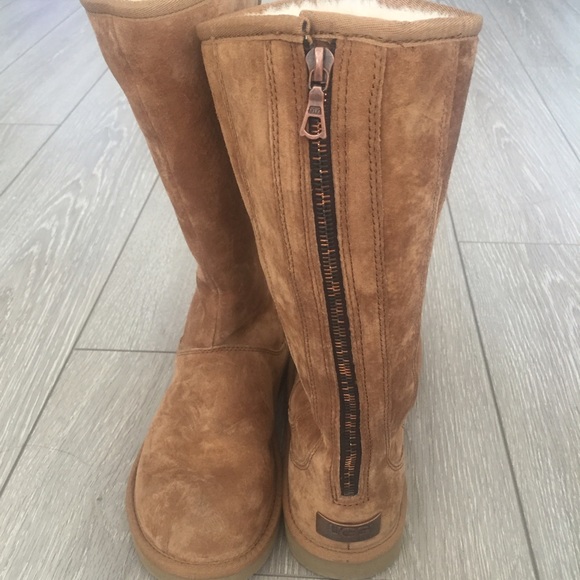 SOLD!!!  Ugg boots sz 8