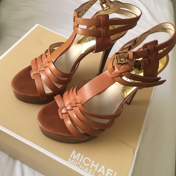 Michael Kors Georgie T Strap Leather Sandals