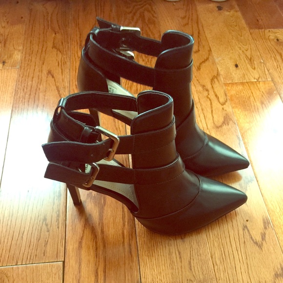 Zara black booties - NEW
