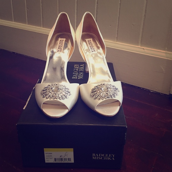 Badgley Mischka Jazmin white satin heels