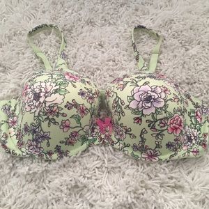 Reserved ... Victoria secret bra bundle
