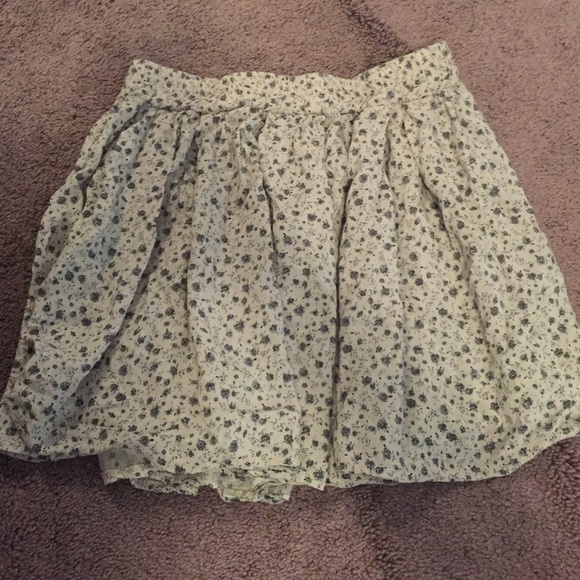 Brandy Melville skirt