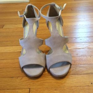 Boden lavender suede heels.  Never worn.  Sz 37
