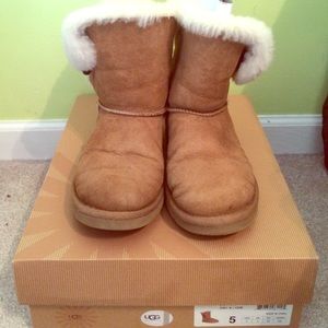 Chesnut UGGS