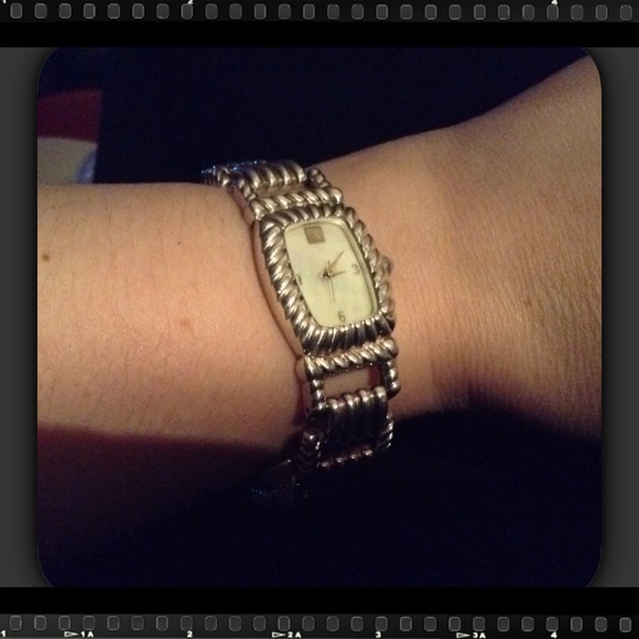 π§π»βΌοΈHoldβΌοΈ925 Judith Ripka Watch - Picture 3 of 4