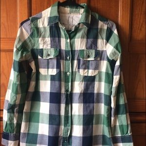 Stylish 100% cotton plaid shirt!