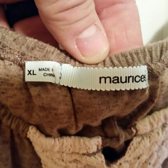 ❌SOLD❌ Maurices short sleeve top - Picture 2 of 3