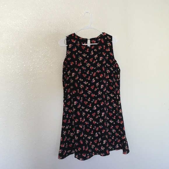 Cute floral dress!!
