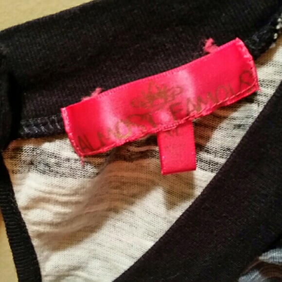 ❌Sold❌ Almost Famous V Neck Top - Picture 2 of 3