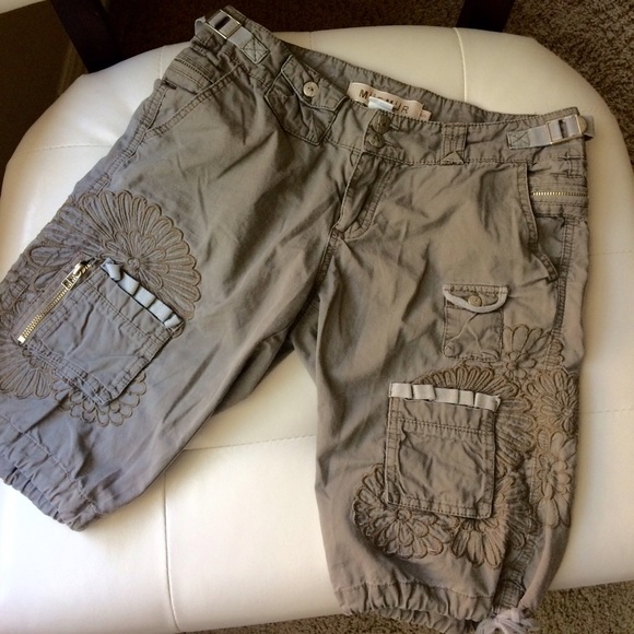 Mur Mur Pants - Cute Embroidered cargo shorts
