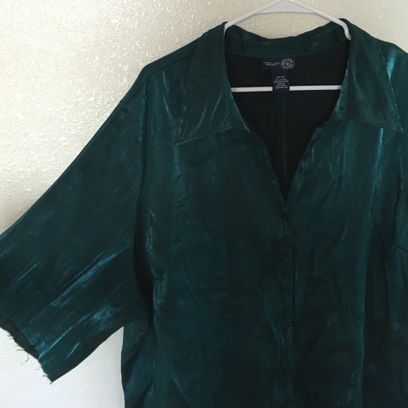 Shiny green, oversized button down