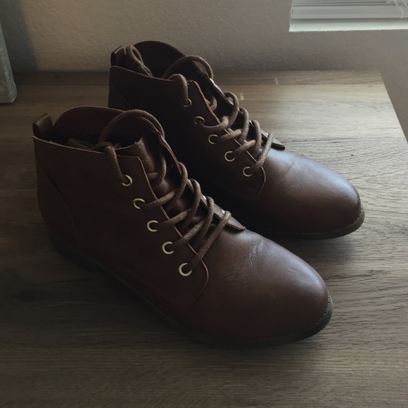 Mossimo boots sz 8