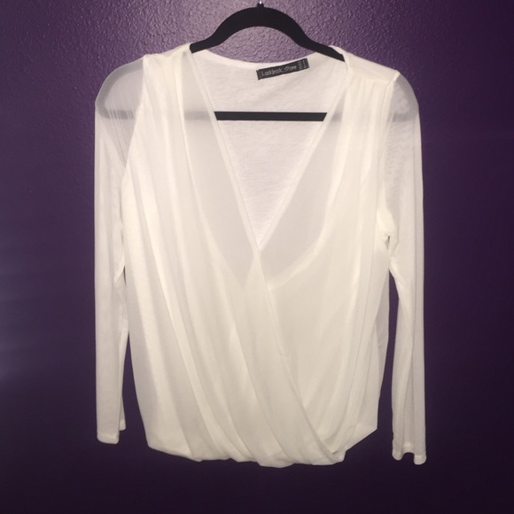 Lookbook store deep v top