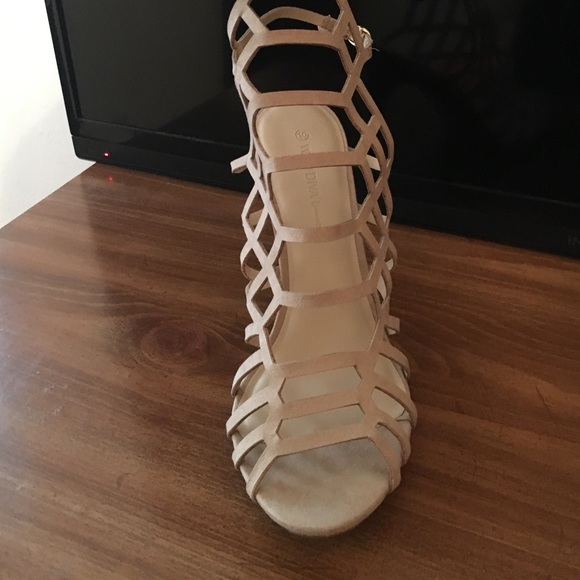 Tan heels (NEVER BEEN WORN)