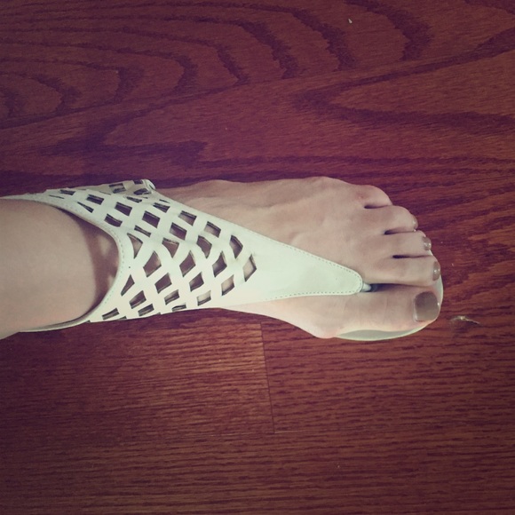 Flat sandals