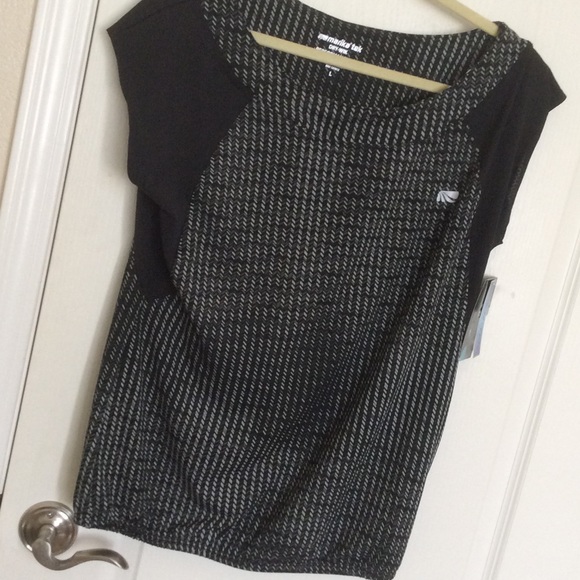 PERFORMANCE WORKOUT TOP
